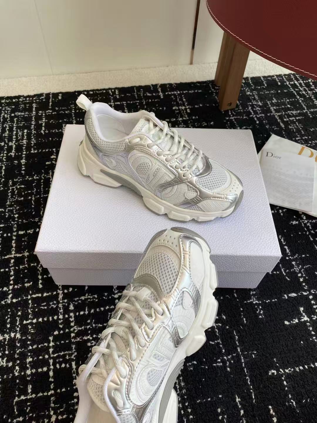 Dior Chrono スニーカー メッシュ & ラミネート レザーエフェクト インサーション