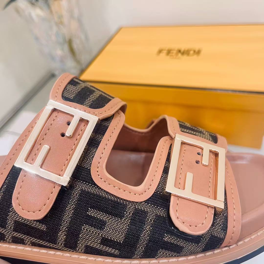 Fendi フェンディ フィール サンダル