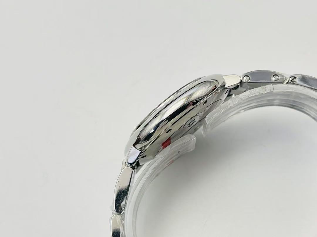 Cartier Ballon Bleu de Cartier watch バロン ブルー ドゥ カルティエ ウォッチ