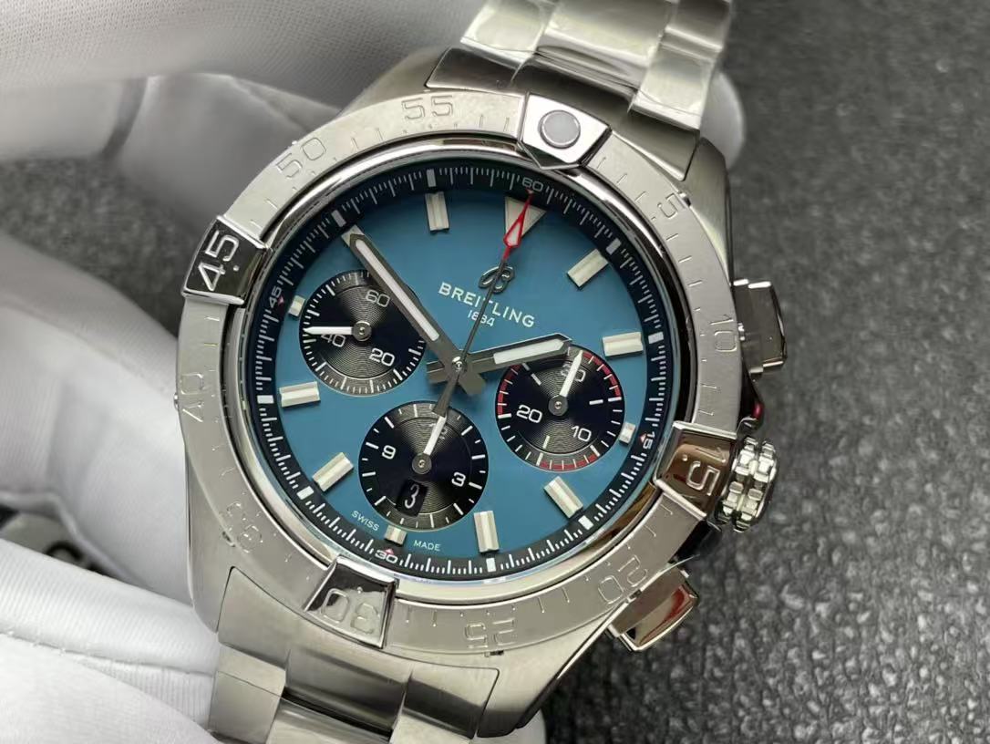 Breitling ブライトリング スーパー アベンジャー B01 クロノグラフ 46