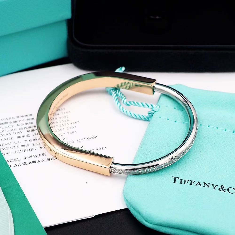 ティファニー ロック バングル ローズゴールド ＆ ホワイトゴールドにハーフ パヴェ ダイヤモンドをセッティング