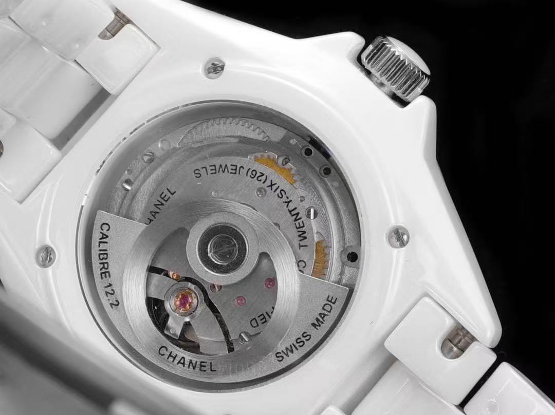 CHANEL J12 キャリバー12.2, 33mm