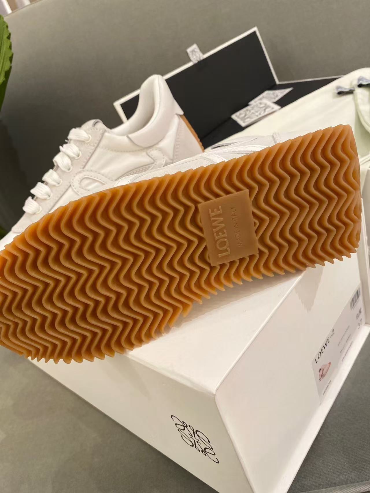 Loewe フローランナー (スエード＆ナイロン)