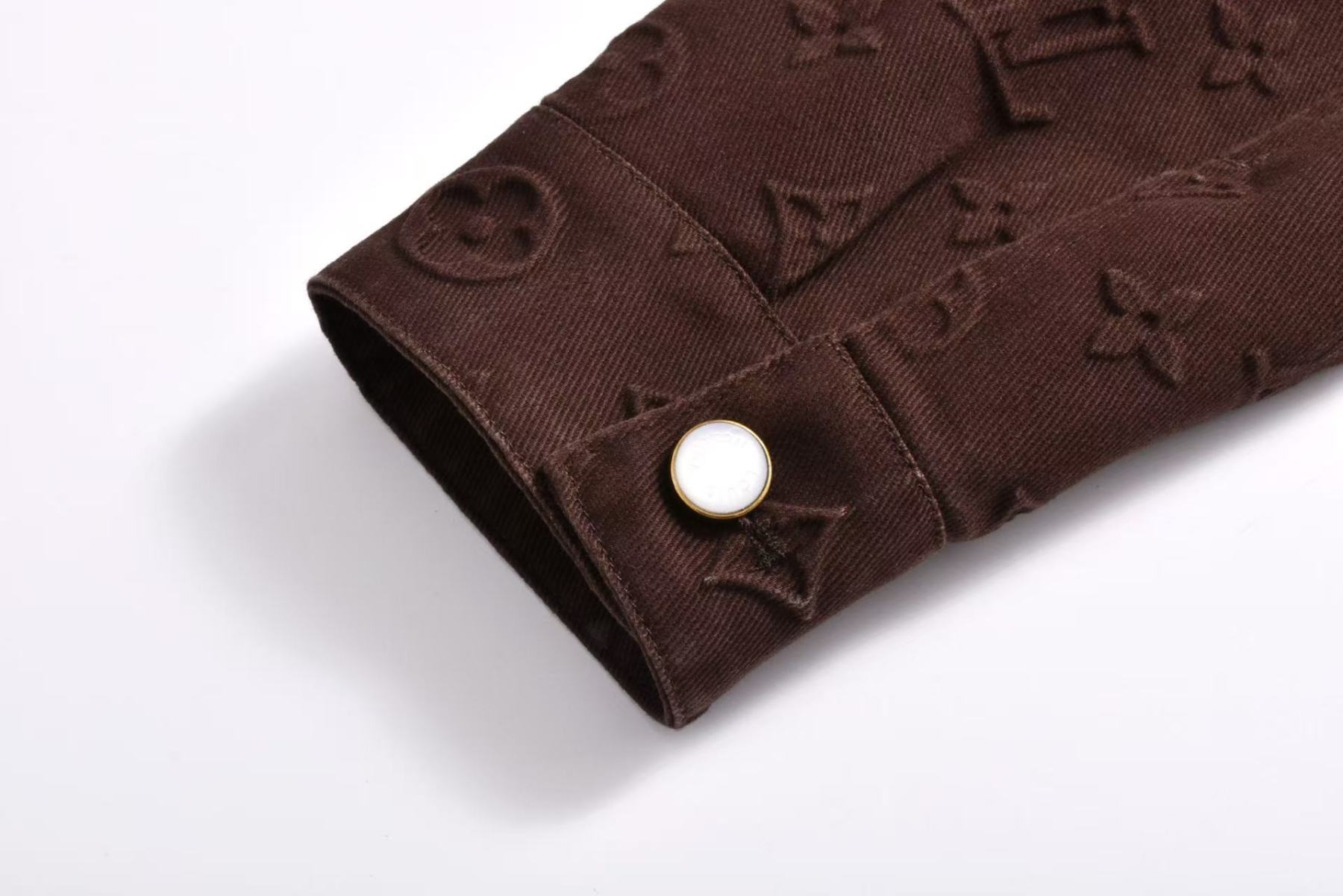 Louis vuitton モノグラムエンボスド オーバーシャツ
