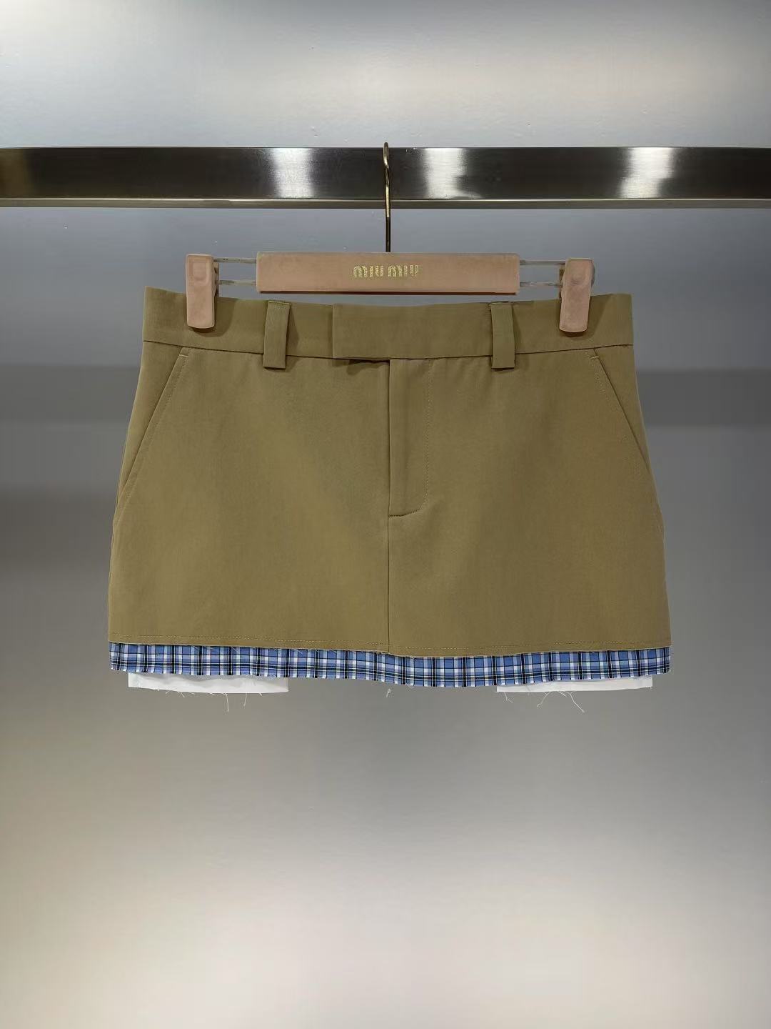 MIUMIU チノ ミニスカート