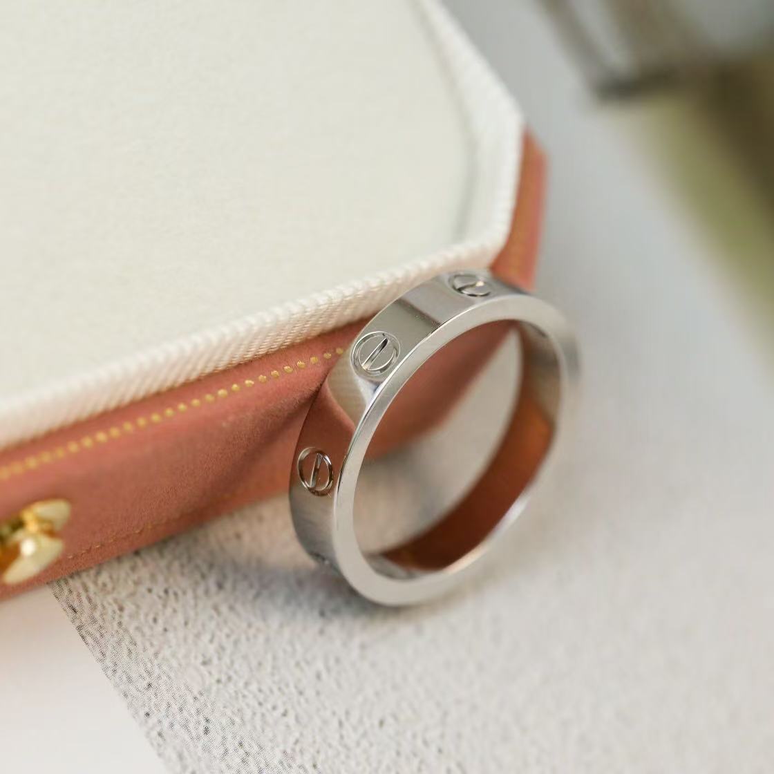 Love リング、スモールモデル