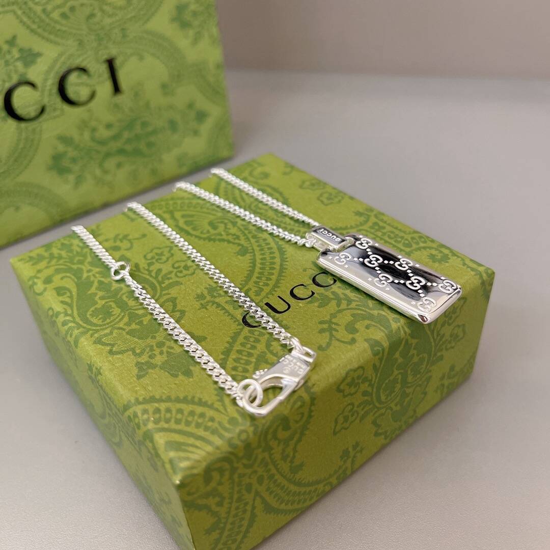 グッチ シグネチャー GG タグ付き ネックレス
