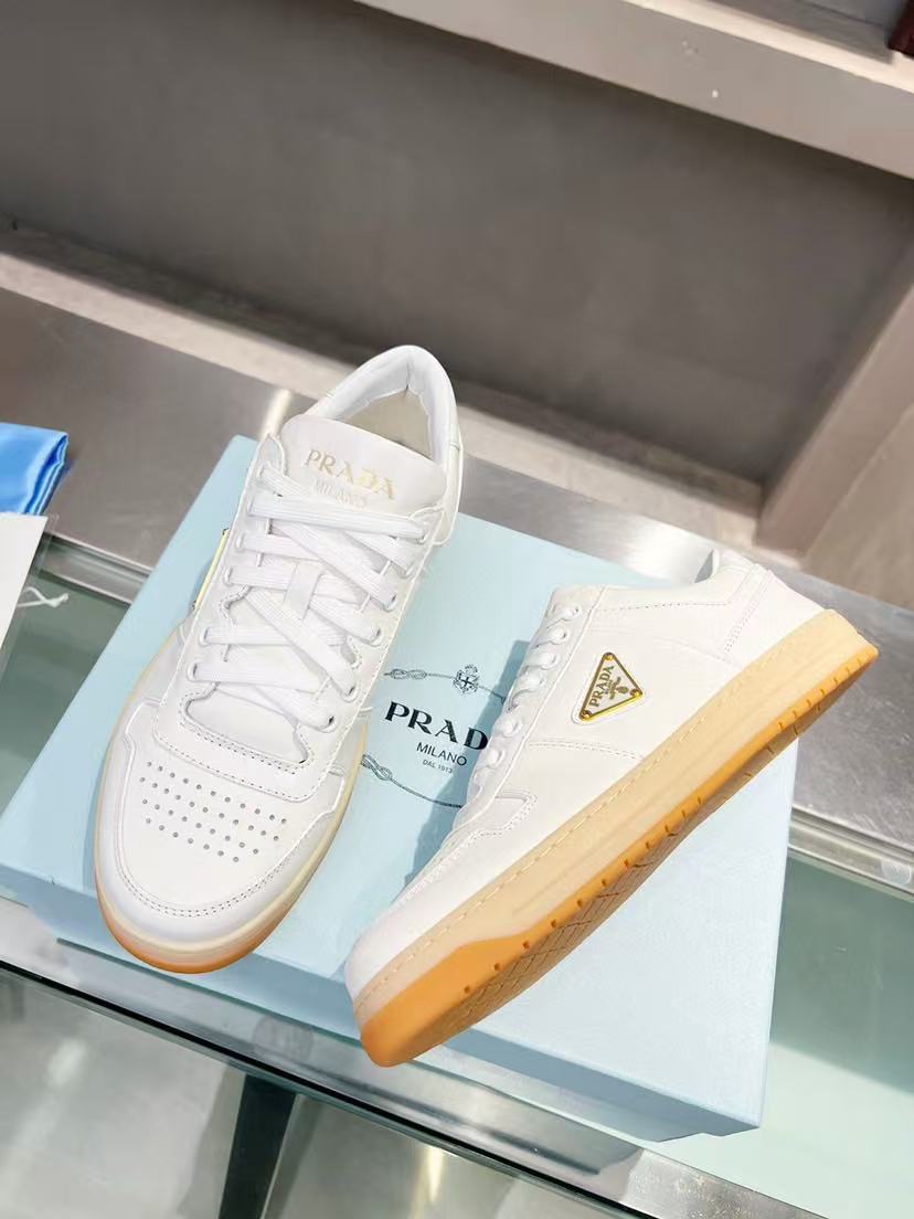 Prada プラダ ダウンタウン ナッパレザー スニーカー
