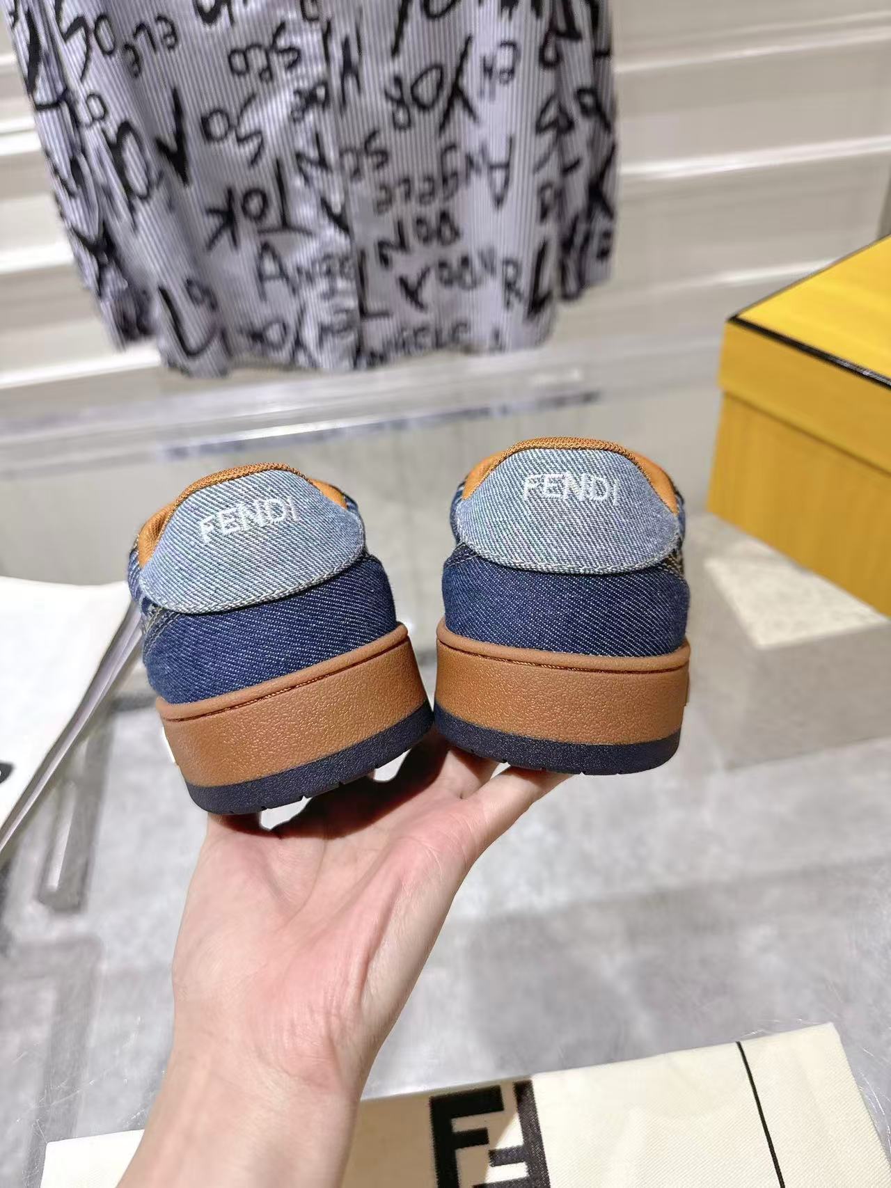 DIOR フェンディ マッチ スニーカー