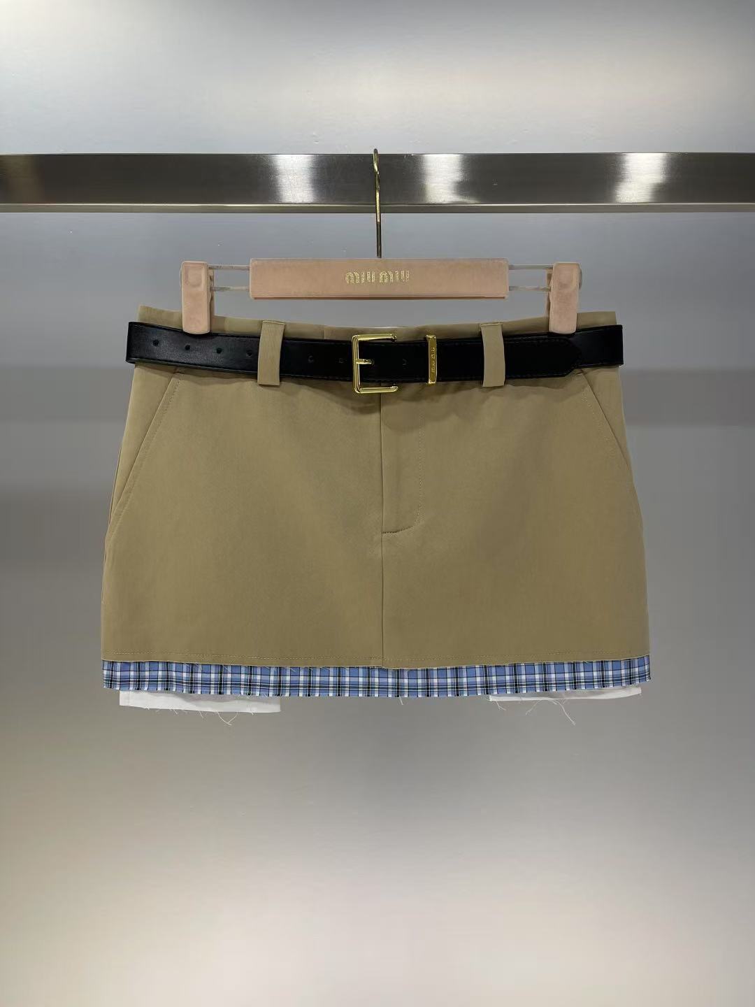 MIUMIU チノ ミニスカート