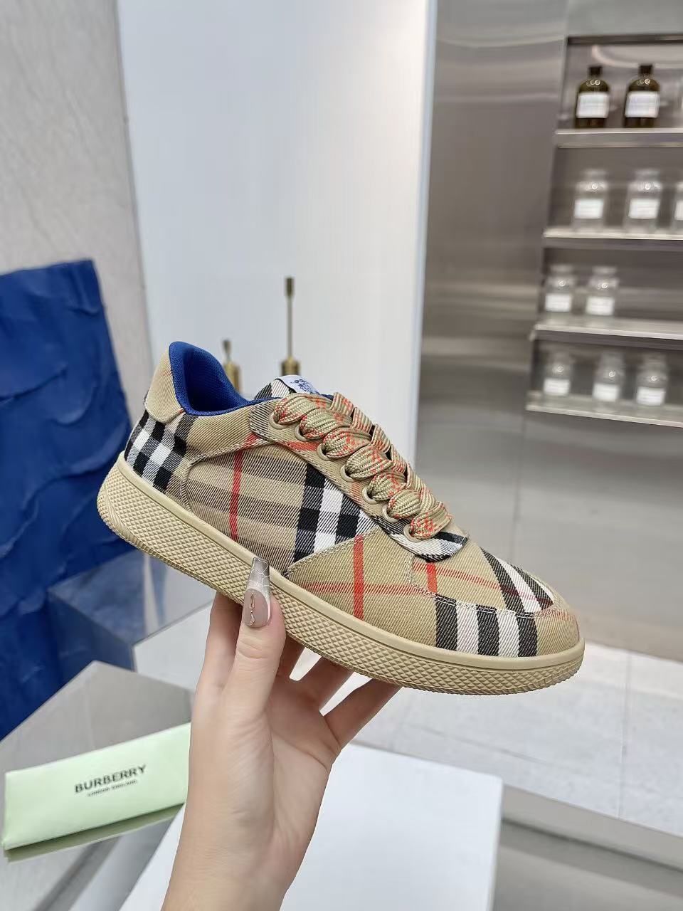 Burberry チェック テラススニーカー