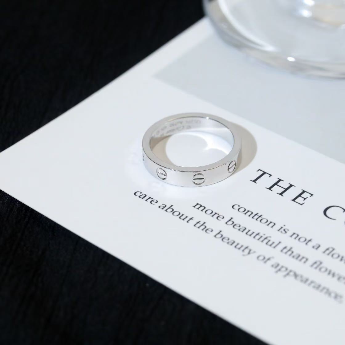 Love リング、スモールモデル