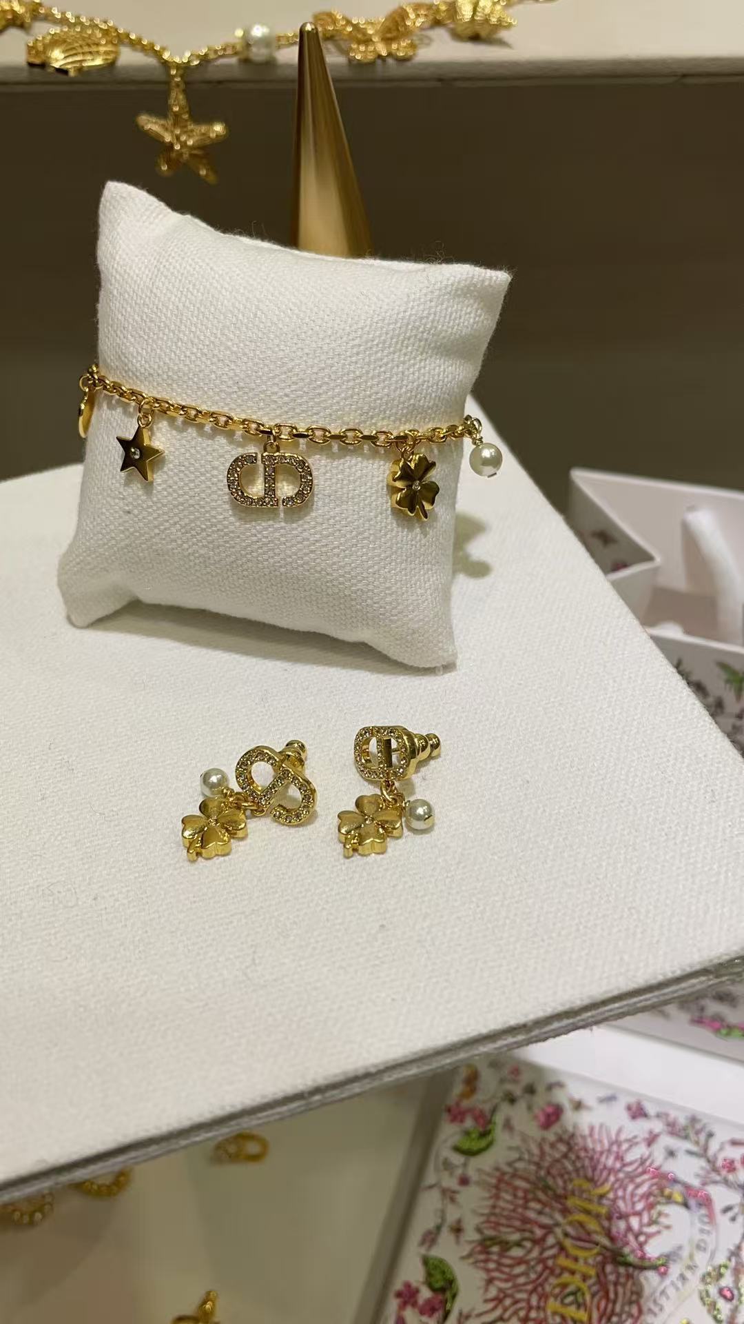 DIOR Petit CD Lucky Charms ブレスレット