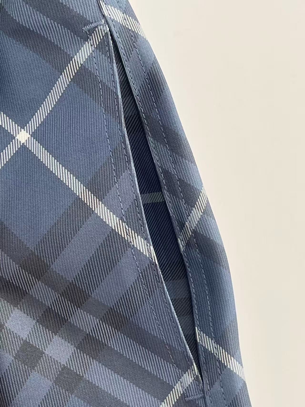 Burberry チェック スイムショーツ