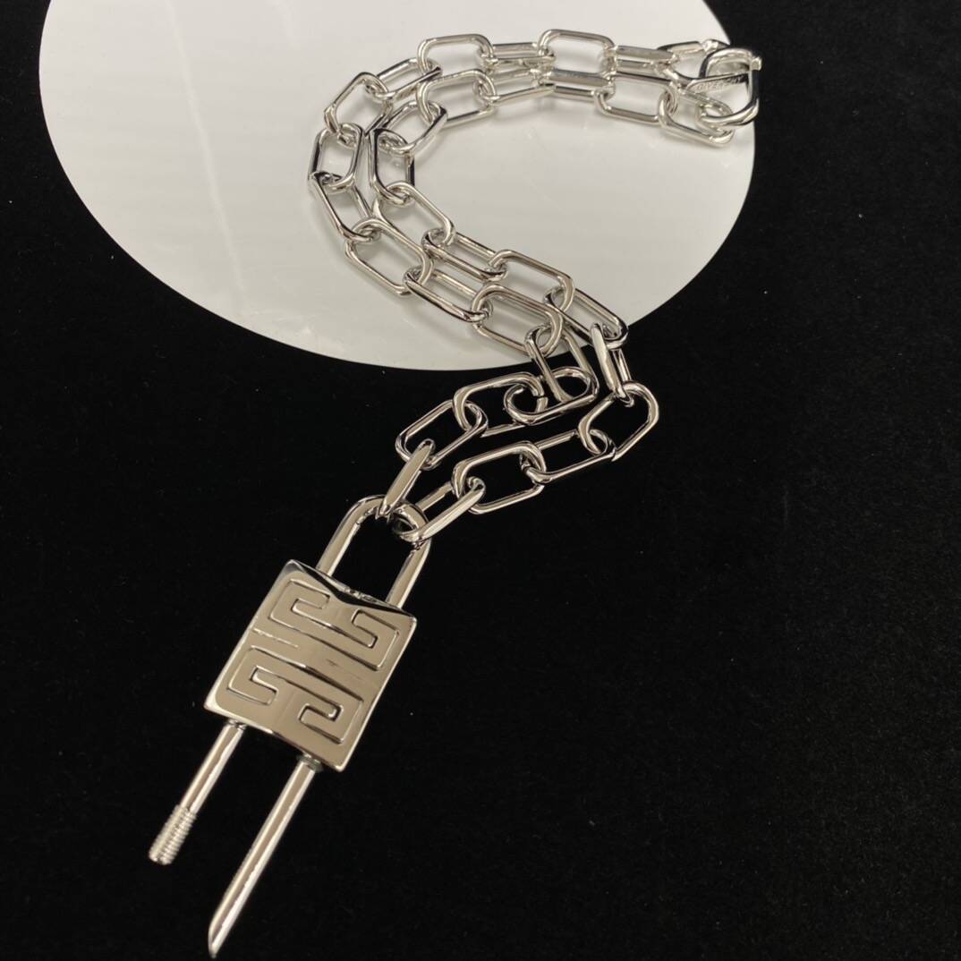 GIVENCHYジバンシィ/クリスタルメタル製小型ロックネックレス