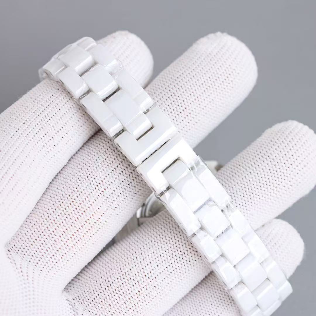 CHANEL J12 キャリバー 12.2, 33mm