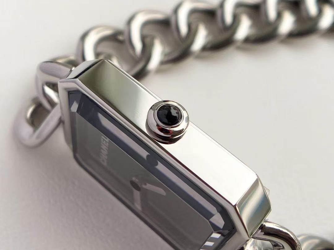 CHANEL プルミエール メタル チェーン