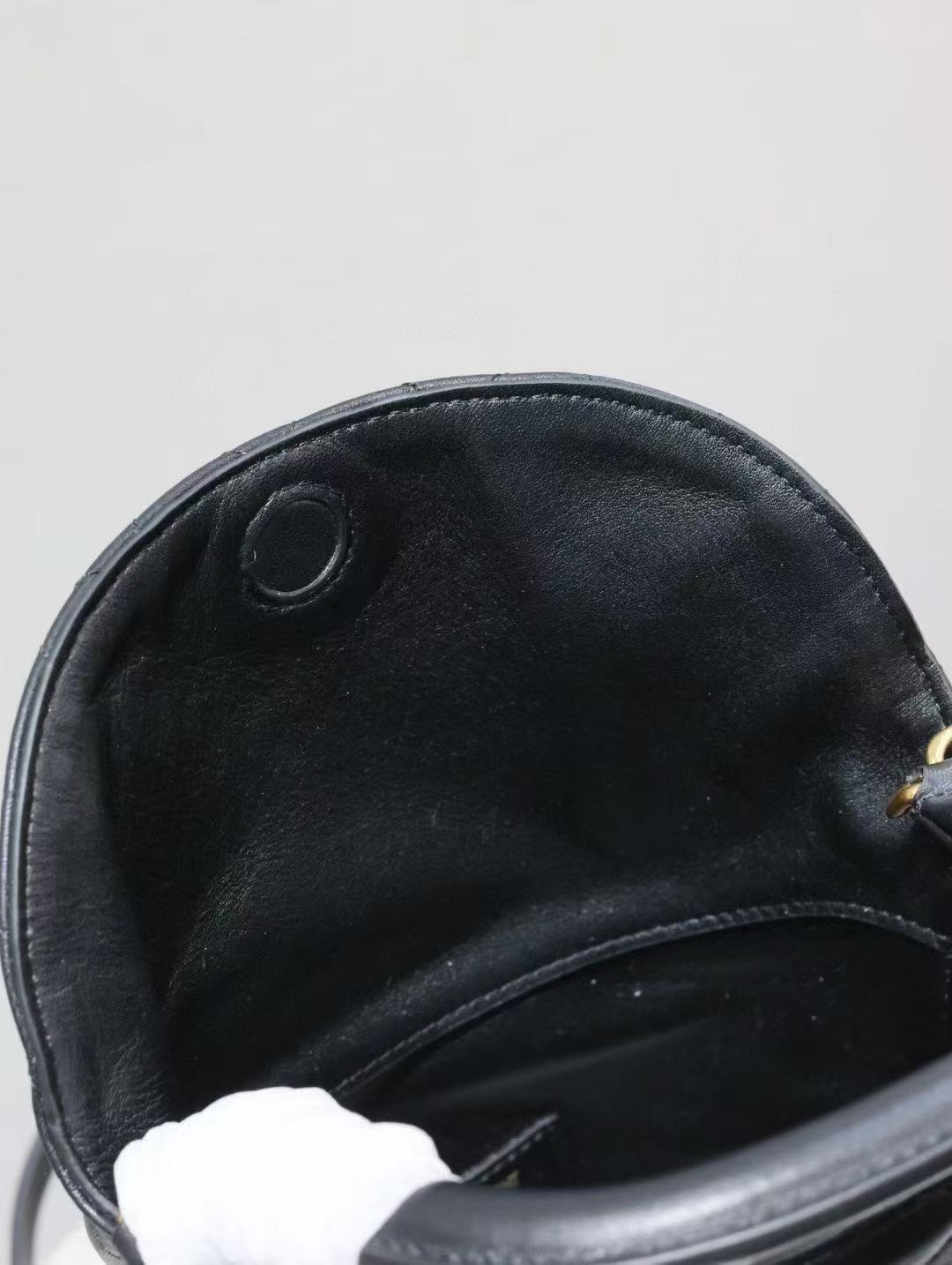  Saint Laurent サンローラン ギャビー バケットバッグ（ラムスキン）