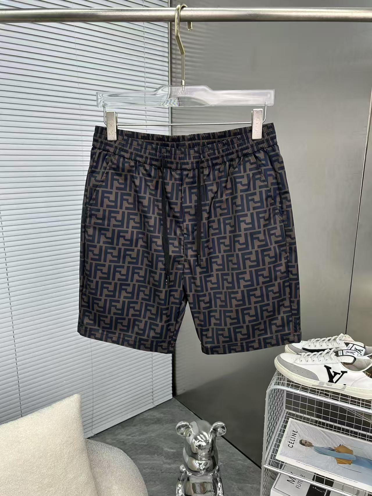 Fendi ブラックテクニカルファブリック ショートパンツ