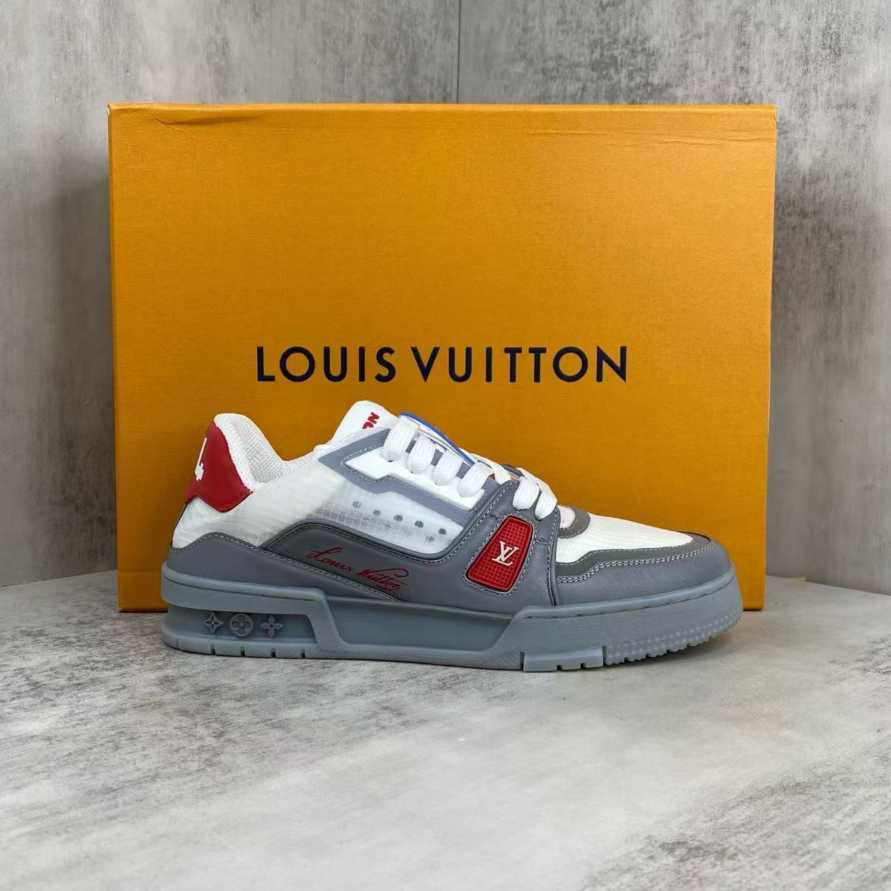 LV トレイナー スニーカー