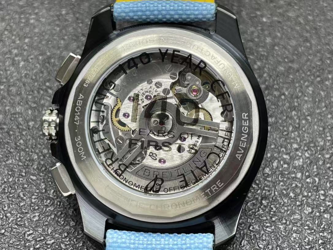 Breitling ブライトリング  アベンジャー B01 クロノグラフ 42 ナイト ミッション