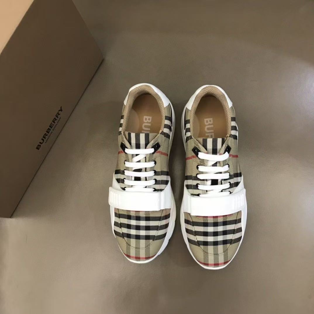 Burberry チェック＆レザー スニーカー