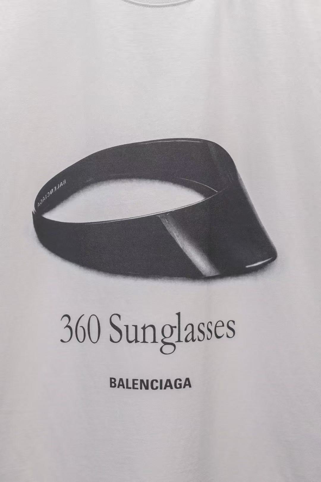 Balenciaga ダーティーエフェクト ホワイト の メンズ 360 SUNGLASSES Tシャツ ミディアムフィット