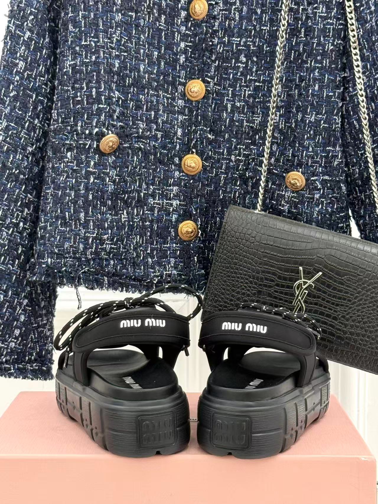 miumiu チャンキー ネオプレン サンダル