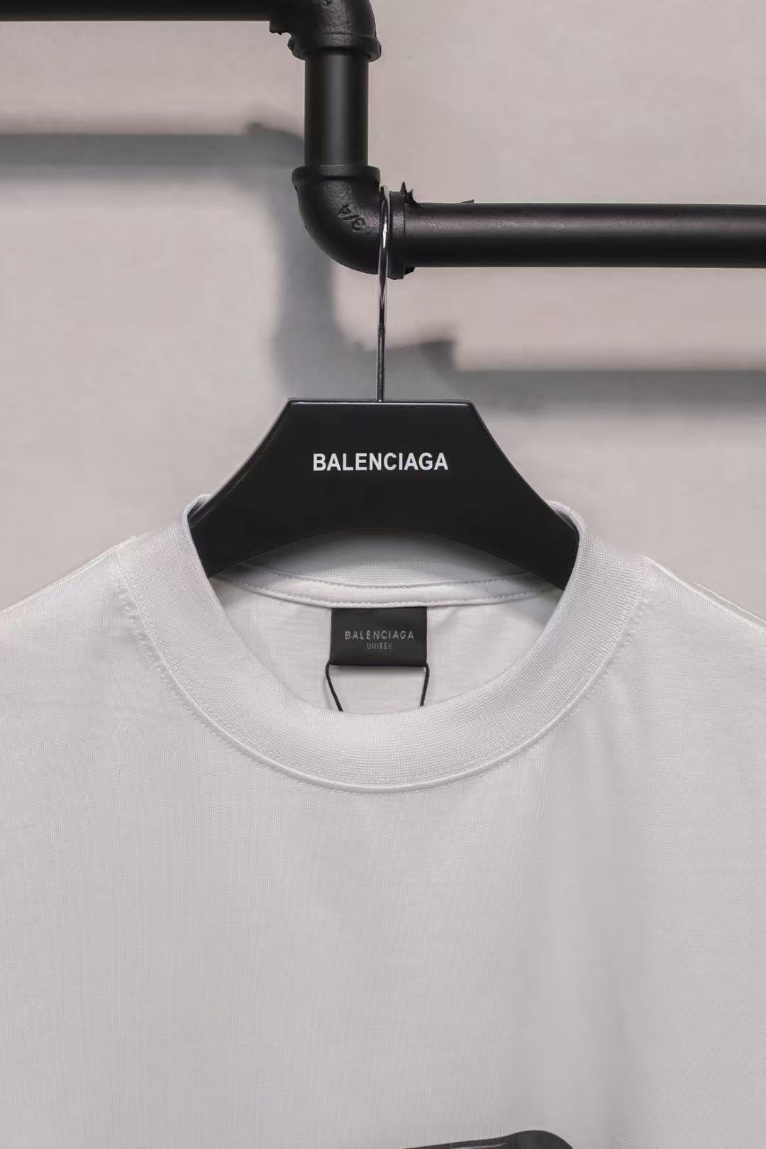 Balenciaga ダーティーエフェクト ホワイト の メンズ 360 SUNGLASSES Tシャツ ミディアムフィット