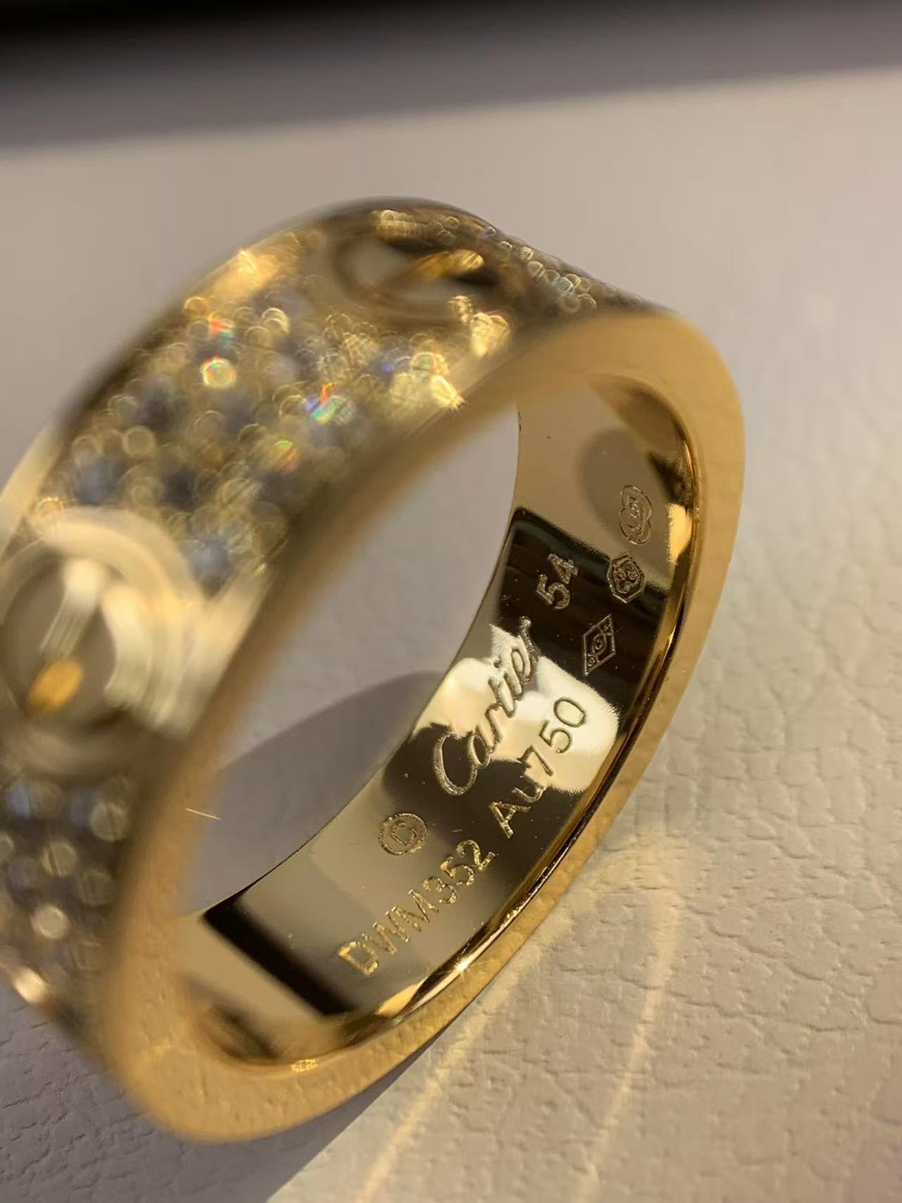 Cartier Love リング、スモールモデル、パヴェ