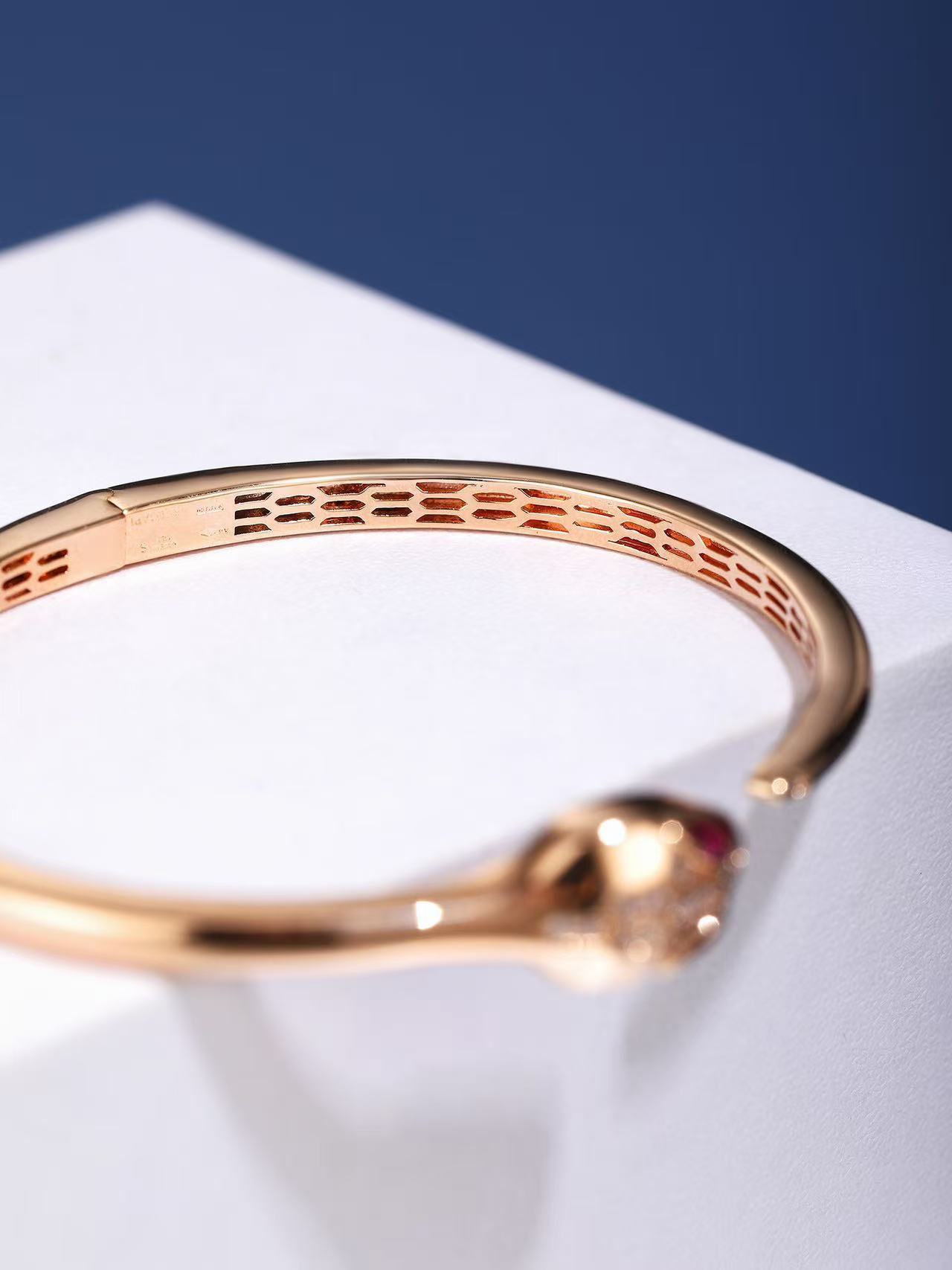 Bvlgari セルペンティ セドゥットーリ ブレスレット