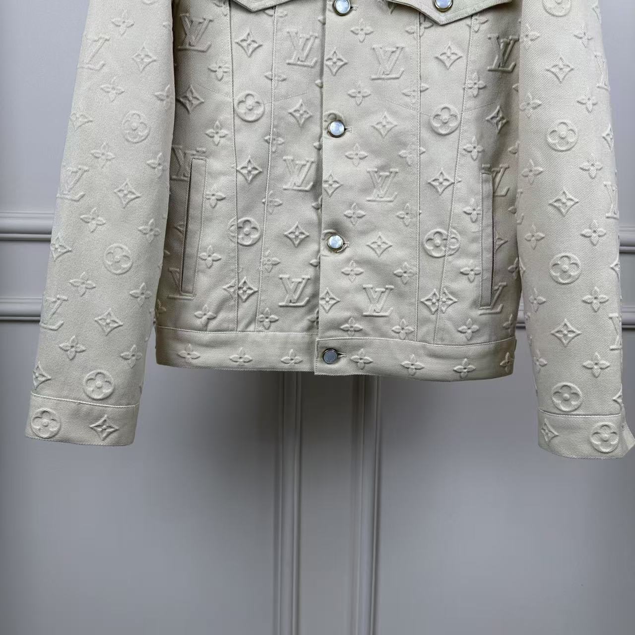 Louis vuitton モノグラムエンボスド デニムジャケット