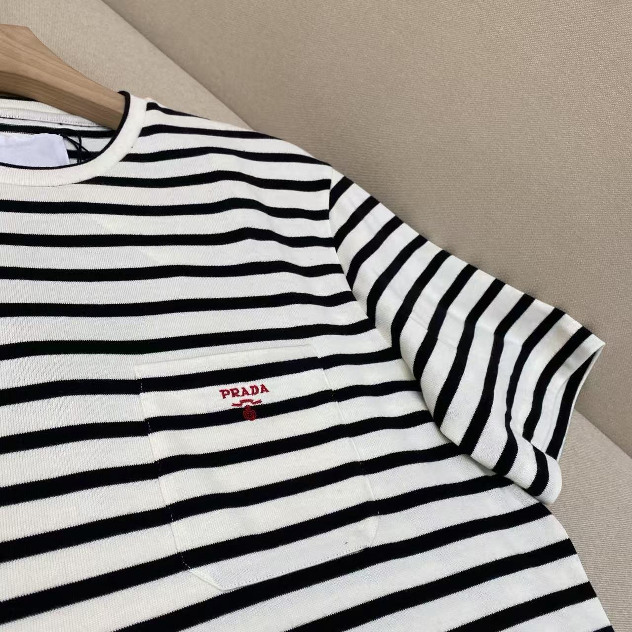 Prada ストライプ コットン Tシャツ