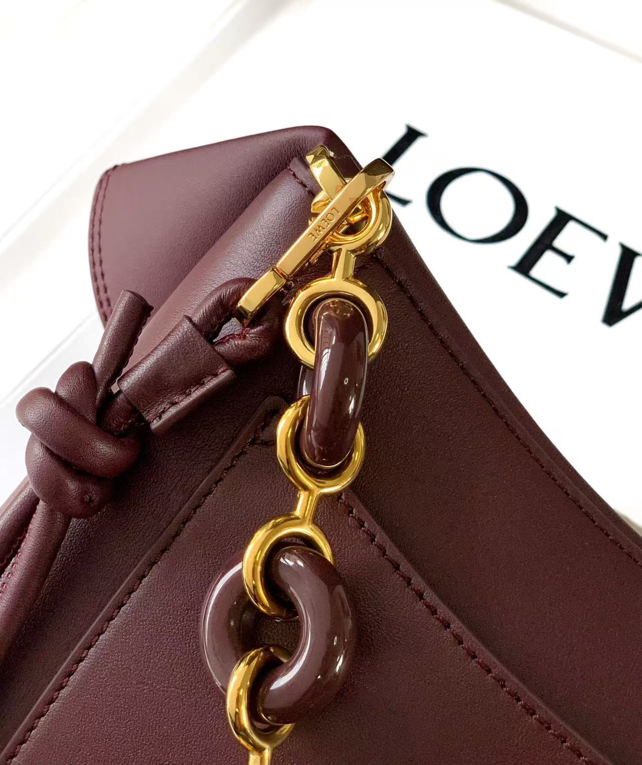 Loewe オラ バッグ ミディアム（スムースカーフ）