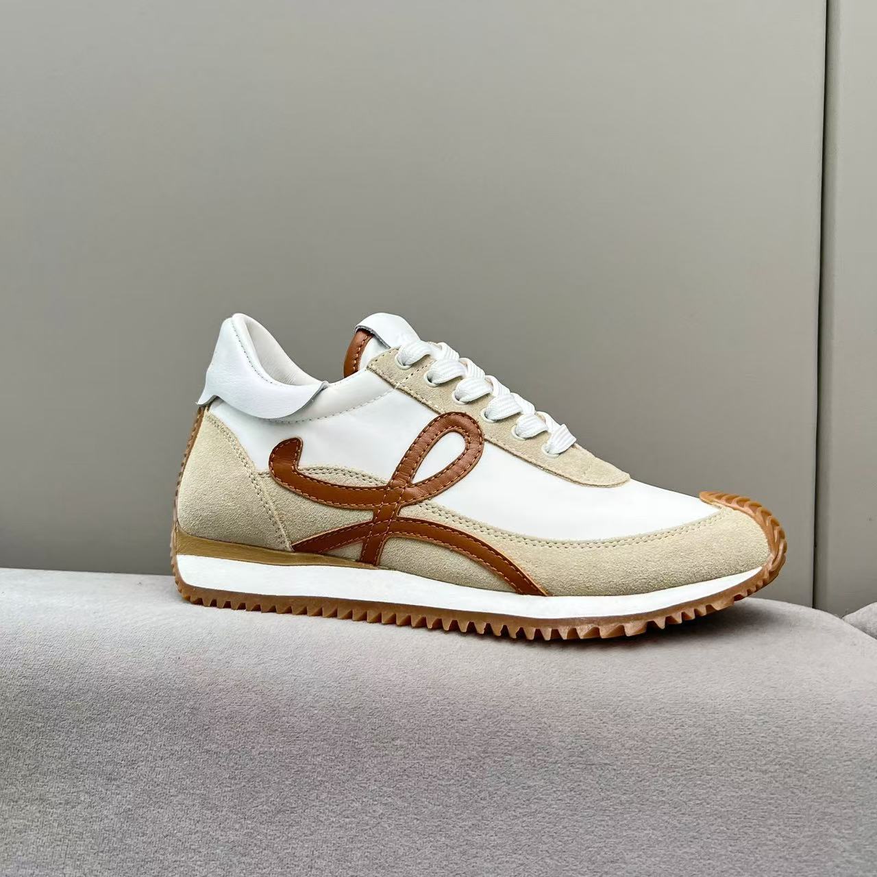 Loewe フローランナー 2.0（ナイロン&スエード）