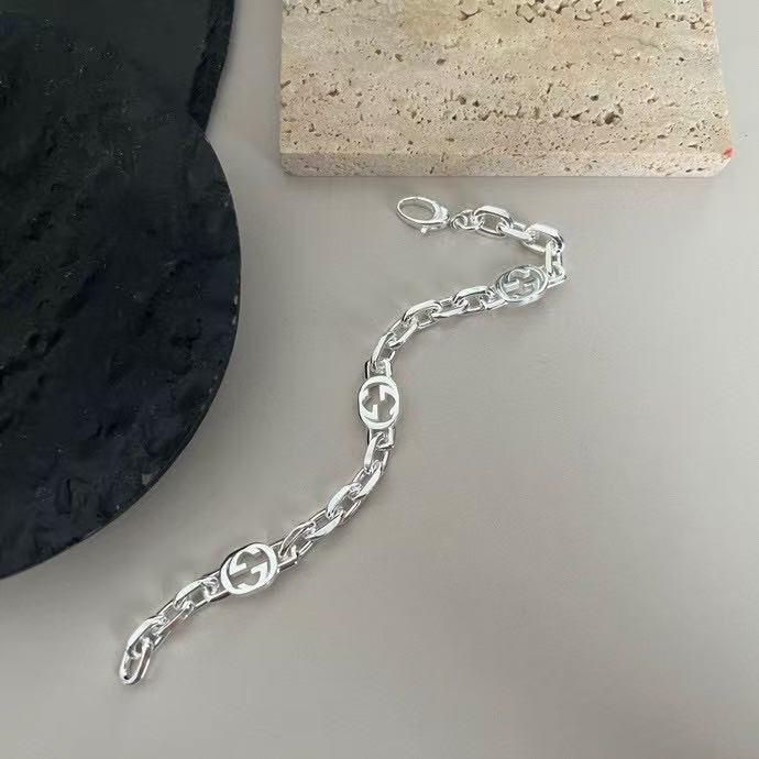 GUCCI 〔グッチ インターロッキング〕チェーン ブレスレット