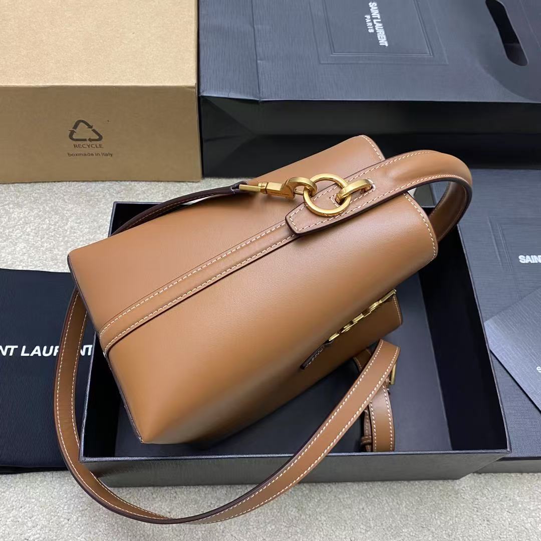 Saint Laurent サンローラン LE 37 スモール（シャイニーレザー）