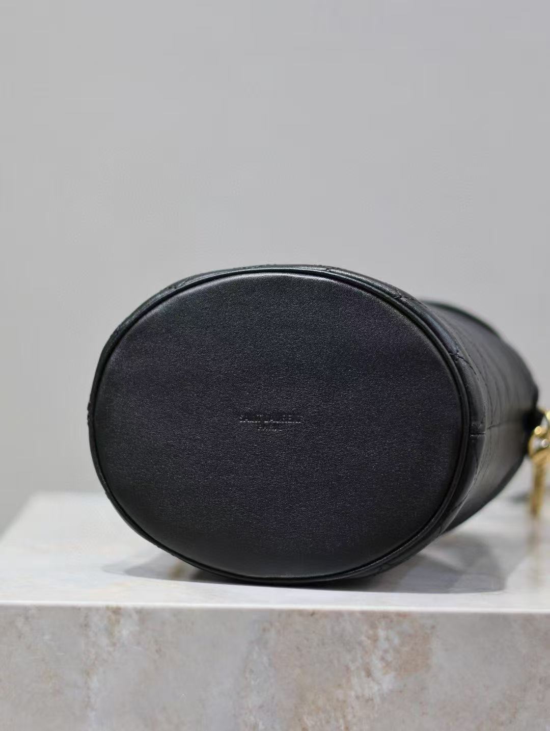  Saint Laurent サンローラン ギャビー バケットバッグ（ラムスキン）