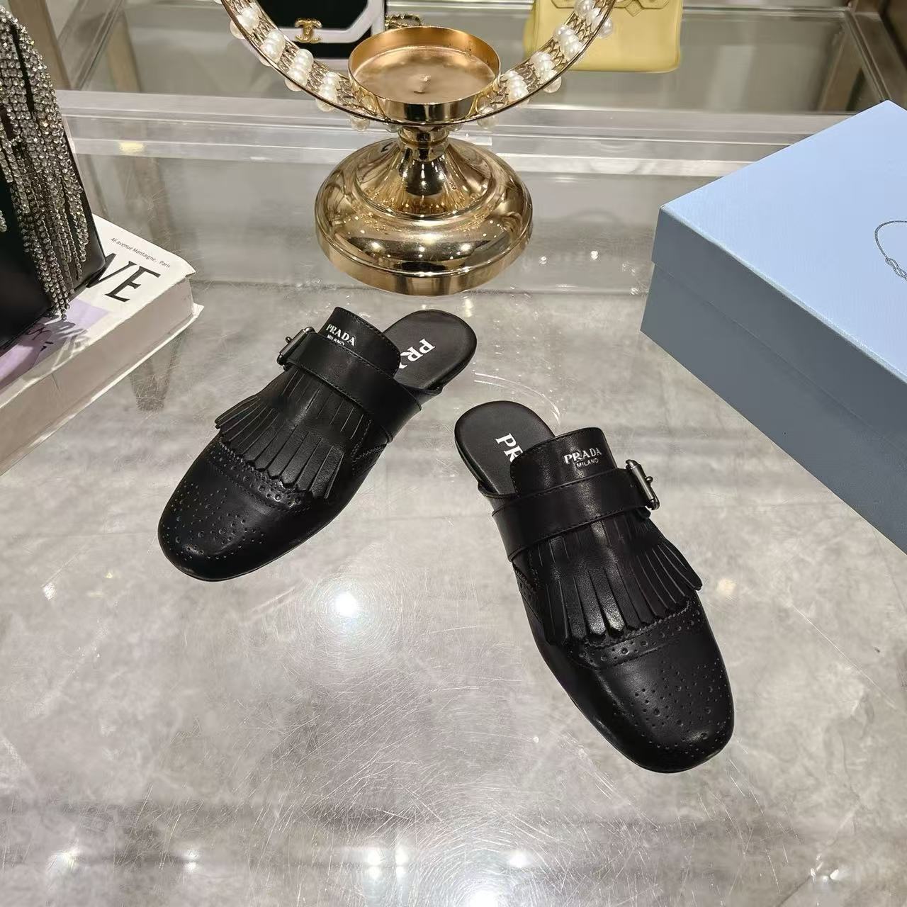 Prada プラダ シャッフル バックルストラップ & フリンジ付 アンティークレザー ミュール
