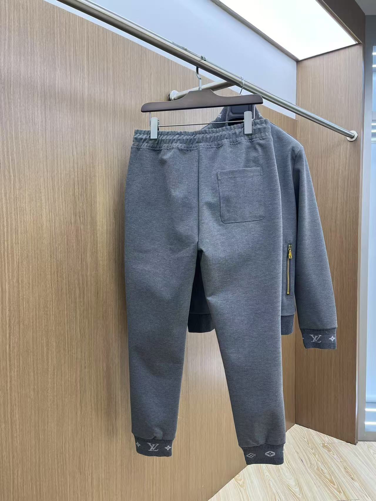 LV ダブルフェイスニットウールトラベルブルゾン+パンツ