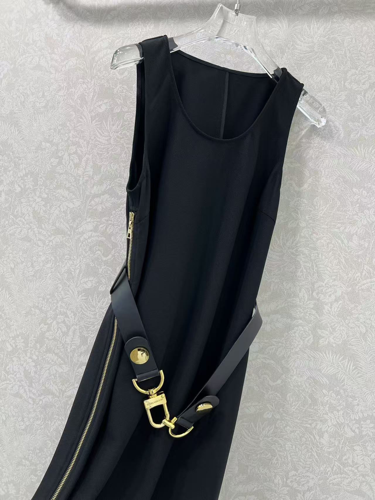 Louis vuitton カラビナベルトドレス