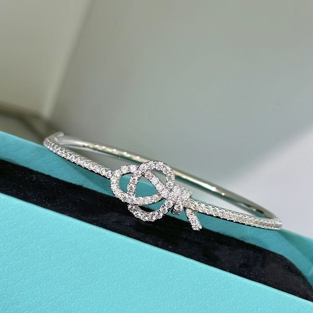 ティファニー ノット ヒンジ ブレスレット プラチナにダイヤモンドをセッティング