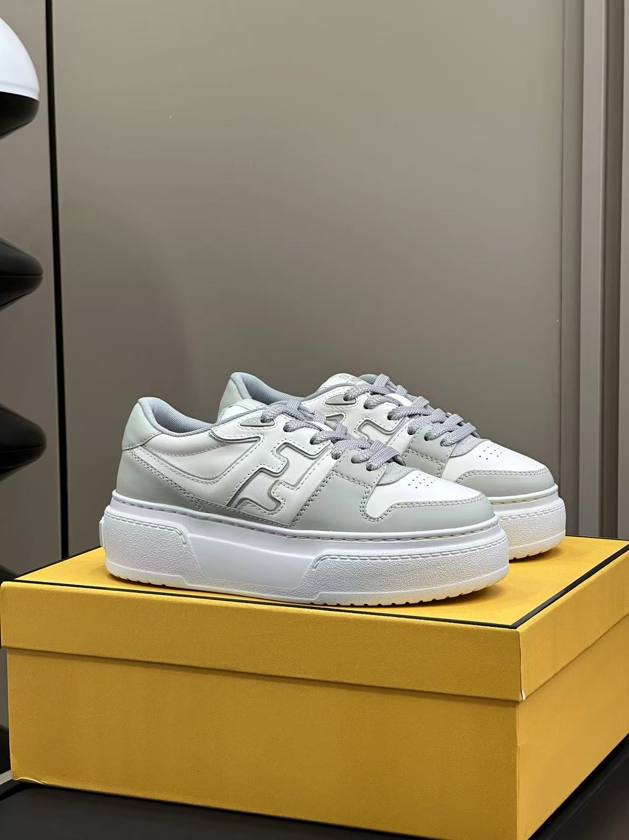 Fendi フェンディ マッチ グレーレザー プラットフォームロートップ