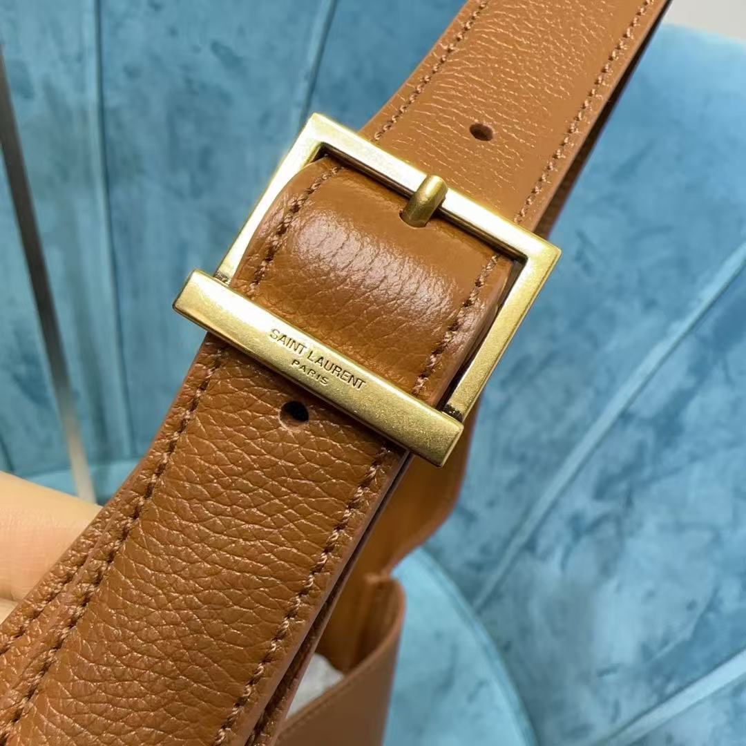 Saint Laurent サンローラン LE 5 À 7 ソフト スモール（グレインレザー）