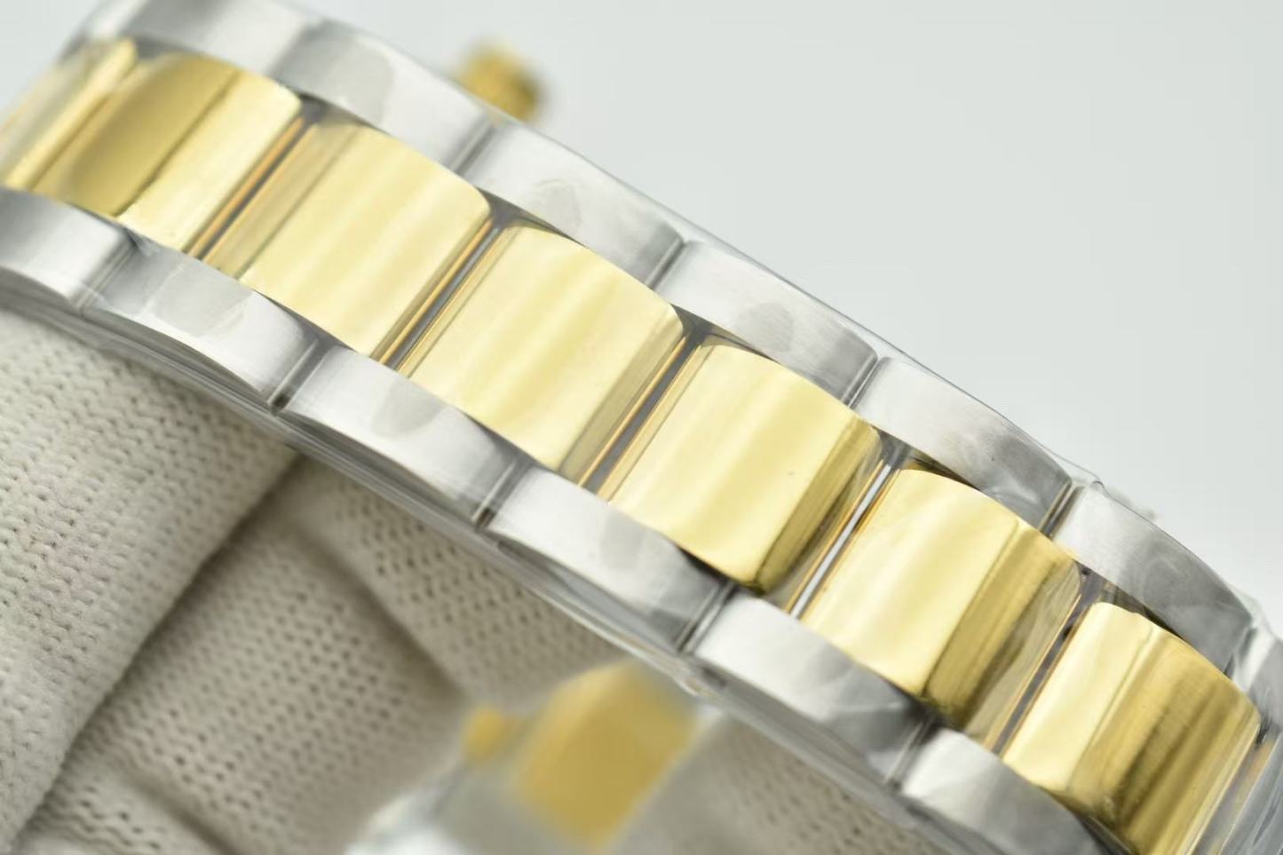 LONGINES  ロンジン  ハイドロコンクエスト, L3.742.3.56.7, 自動巻 ウォッチ, Ø 41.00 mm, ステンレススティール＆イエロー PVD.