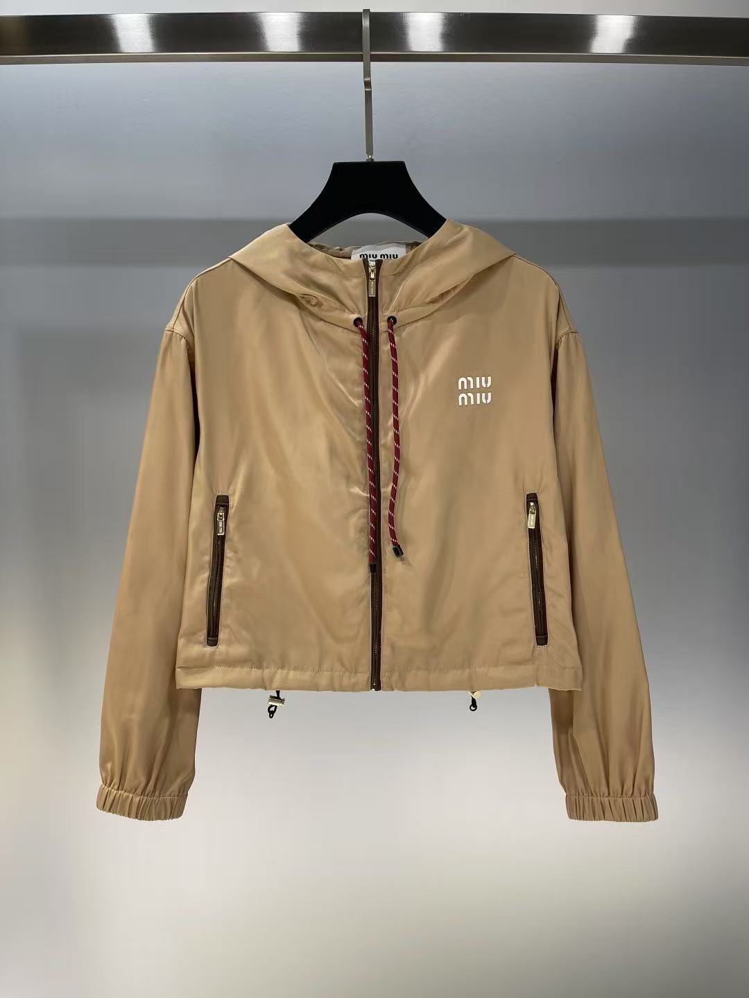 MIUMIU テクニカルファブリック ブルゾンジャケット