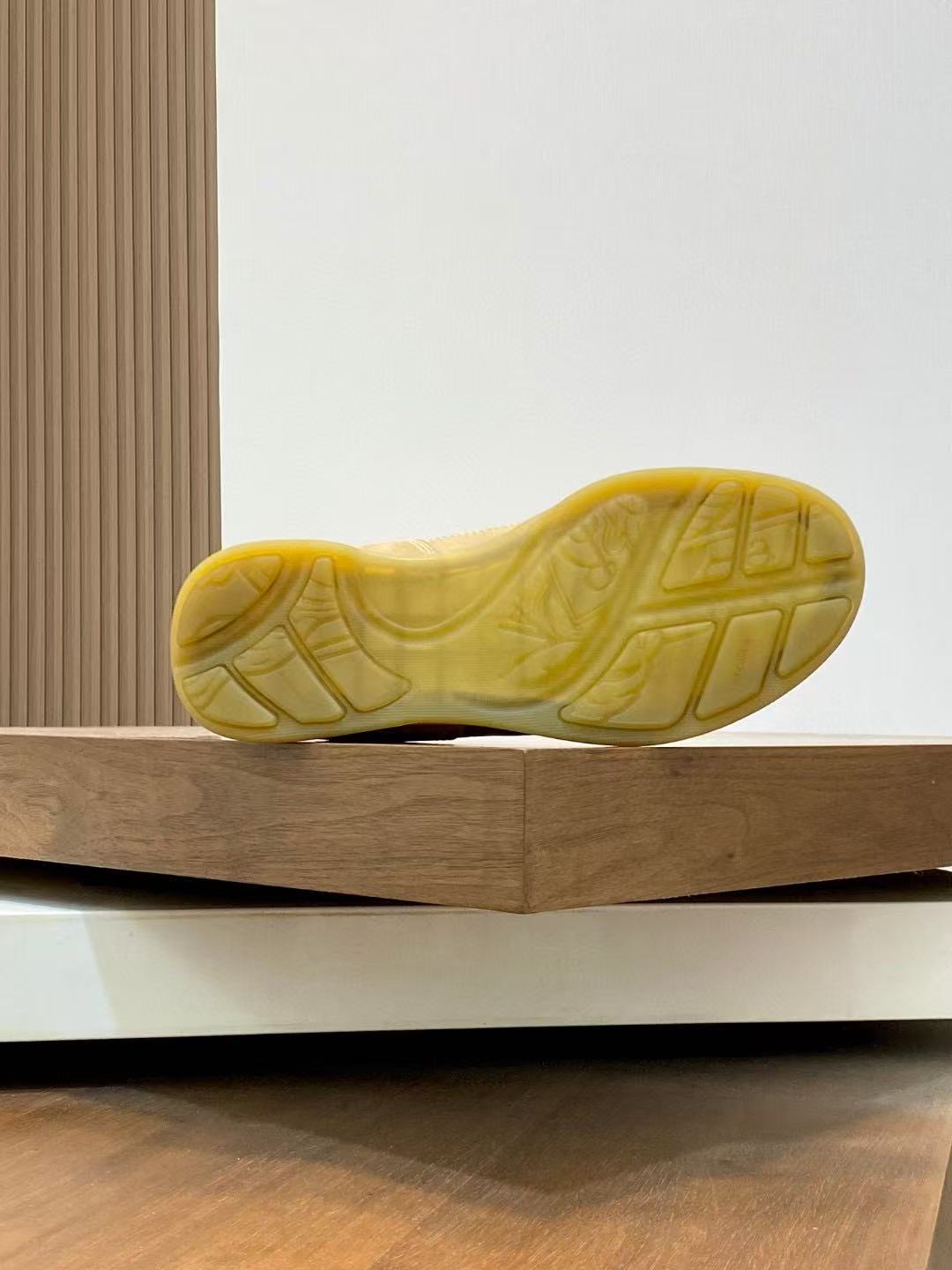 Burberry レザー マトリックススニーカー