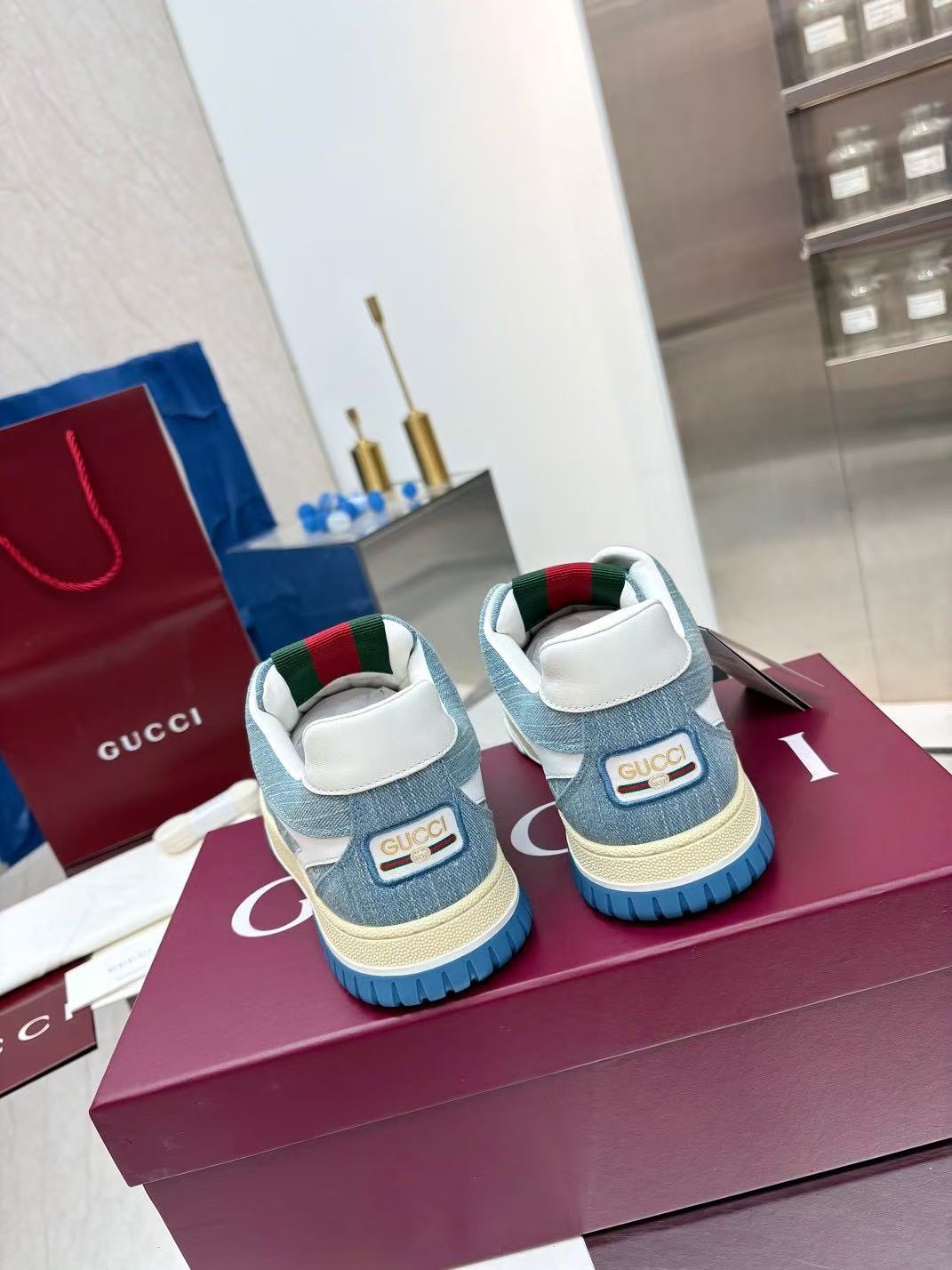 GUCCI 〔グッチ リウェブ〕ウィメンズ スニーカー