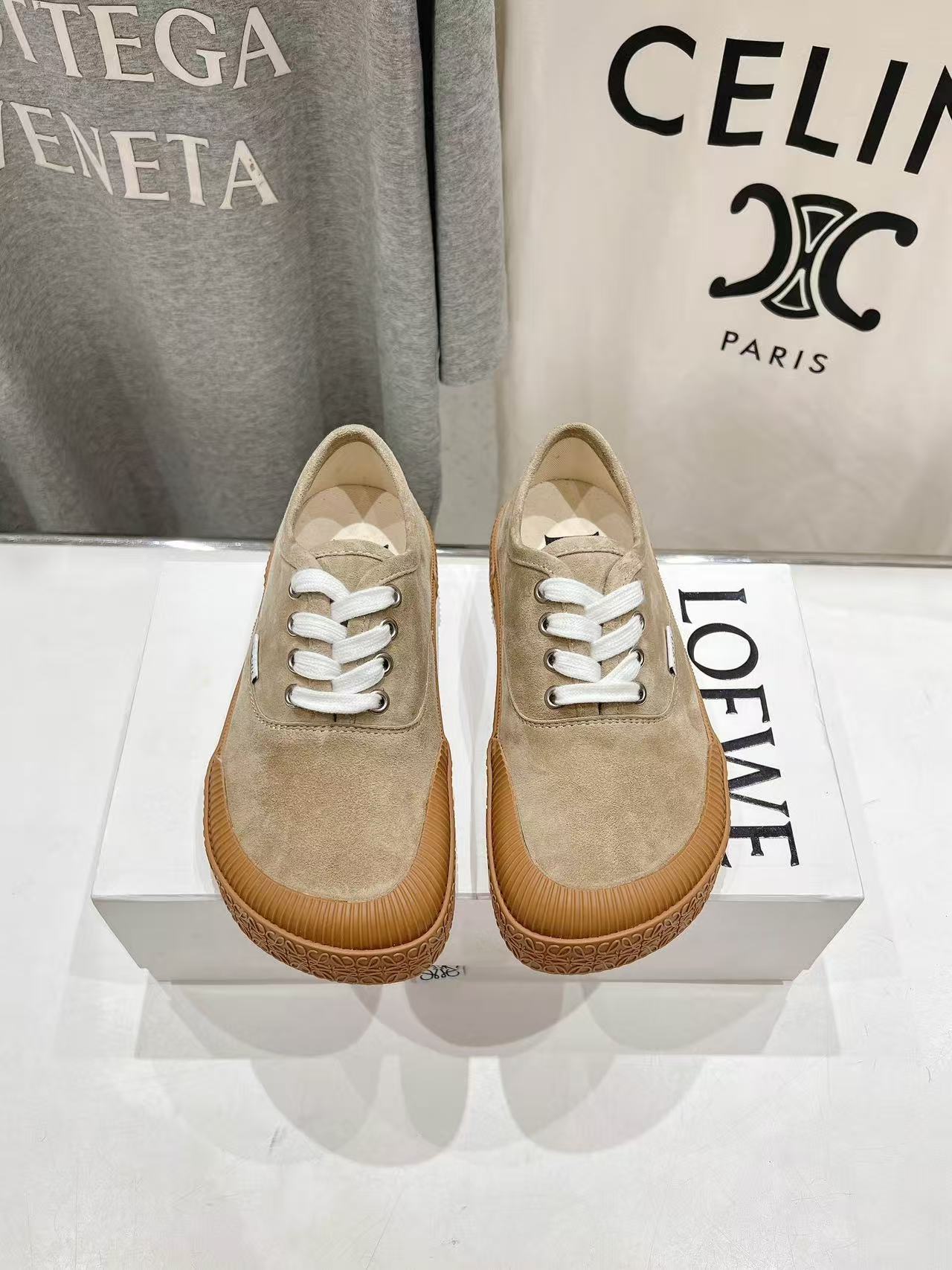 Loewe テラバルカ レースアップスニーカー（スエード）