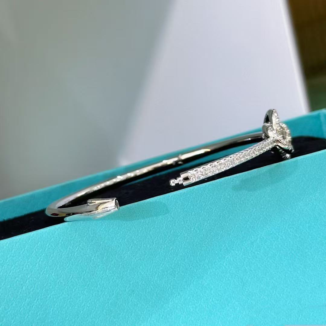 ティファニー ノット ヒンジ ブレスレット プラチナにダイヤモンドをセッティング